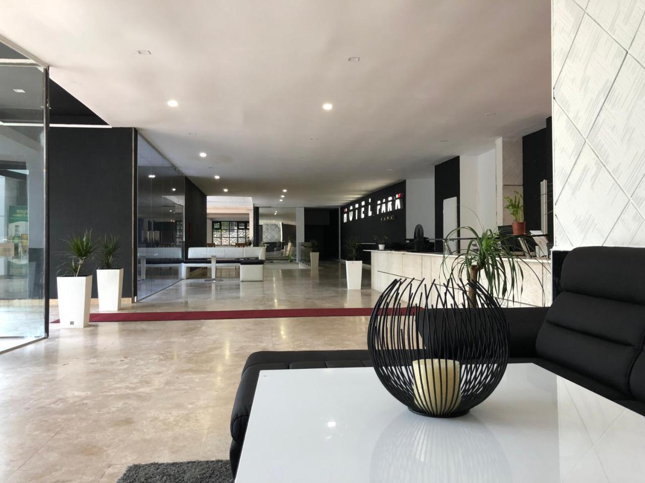 Hotel Park 茨里克韦尼察 外观 照片