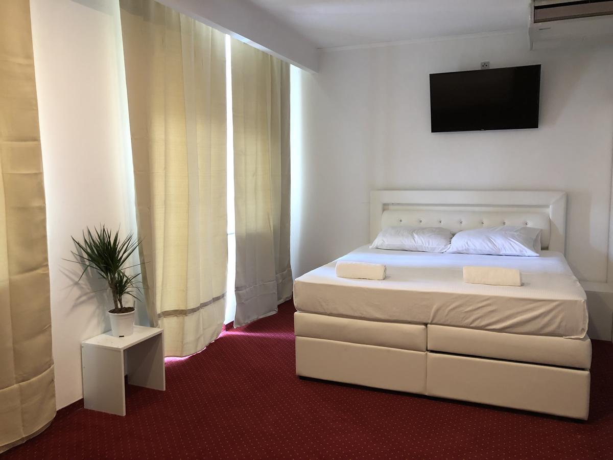 Hotel Park 茨里克韦尼察 外观 照片